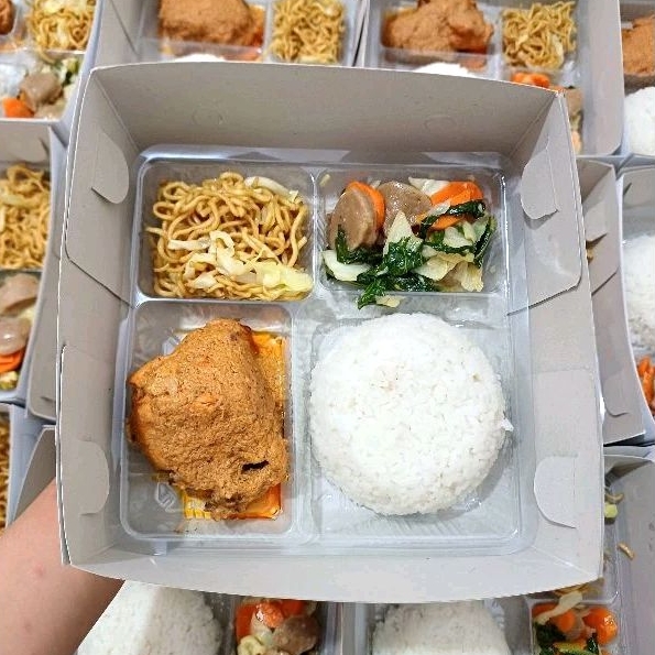 

PAKET NASI KOTAK HEMAT B // PAKET NASI KOTAK LEZAT DAN MURAH