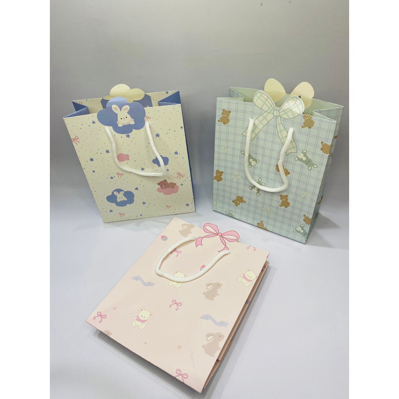 

PAPER BAG MOTIF TALI