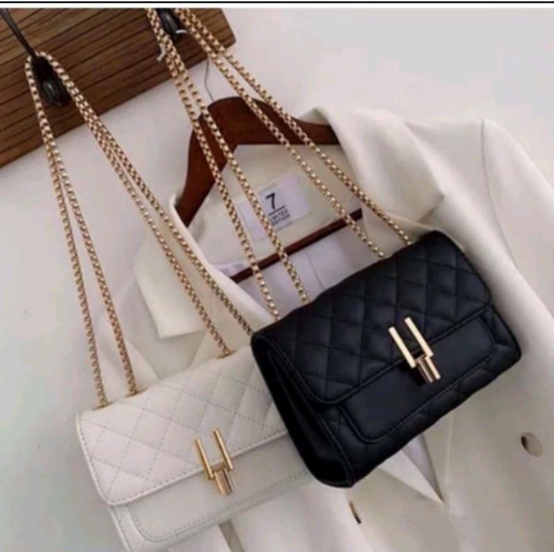 Tas selempang Amora terbaru