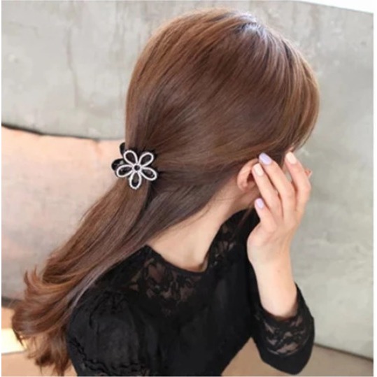 Jepit Rambut Bentuk Bunga Aksen Kristal Gaya Korea Simple Cantik JD46