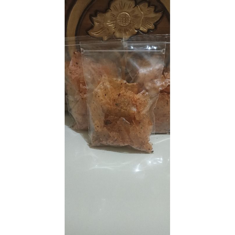 

keripik kaca pedas berat 100gram/kerupuk kaca pedas/kerupuk pedas