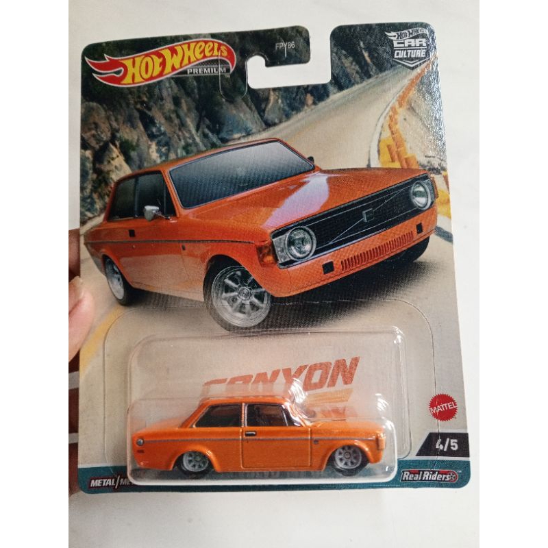 HOT WHEELS PREMIUM '73 VOLVO 142 GL