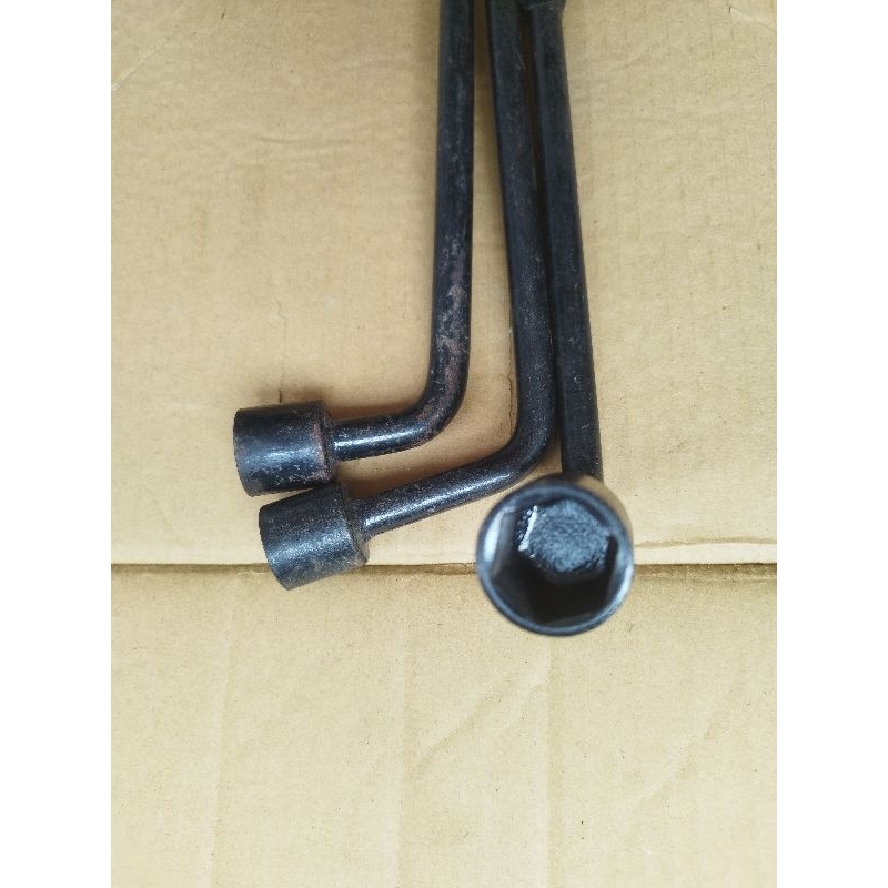 KUNCI SOK BAUT RODA MOBIL AVANZA XENIA GRAN GRAND MAX