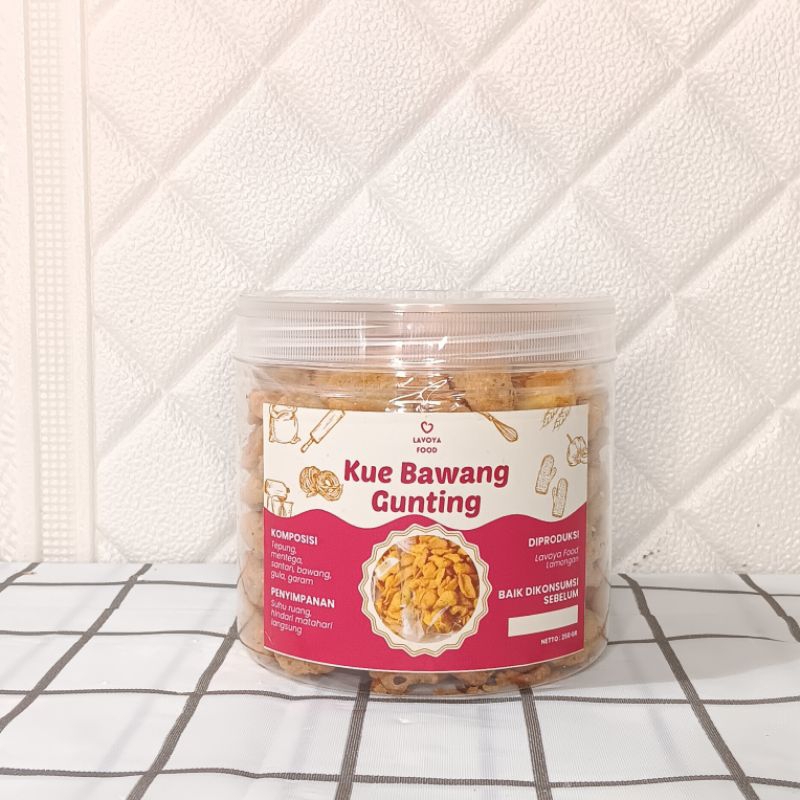 

Camilan Kue Bawang Gunting Toples 600 Ml/ 300 gr, Cemilan - Snack