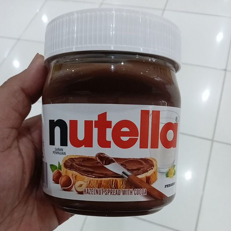 

Nutella Selai Kacang dan Cokelat 350 g