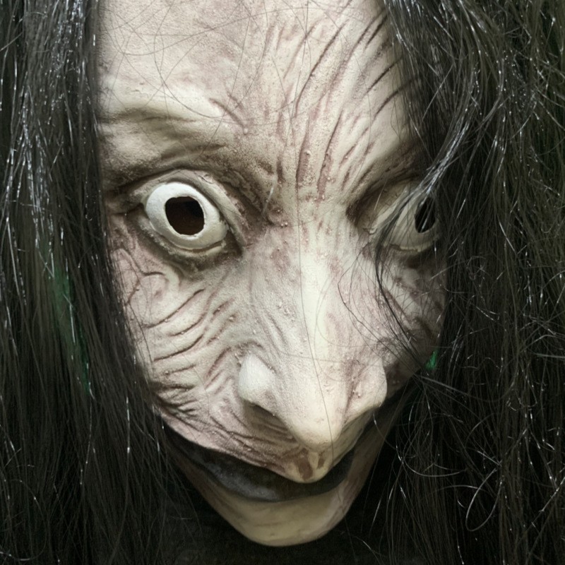 Topeng Halloween Latex  Model Wajah Penyihir Menyeramkan