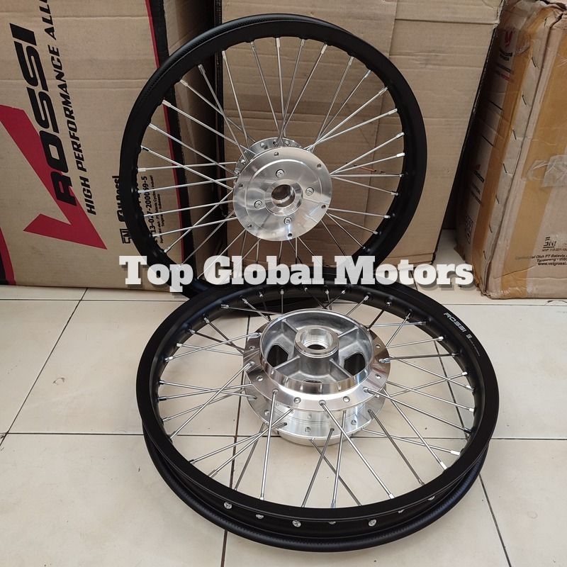 VELG CB15O OLD MEGAPRO MONOSHOCK SEPASANG ROSSI ORIGINAL RING 17 - VELG MEGAPRO MONOSHOCK CB150 OLD