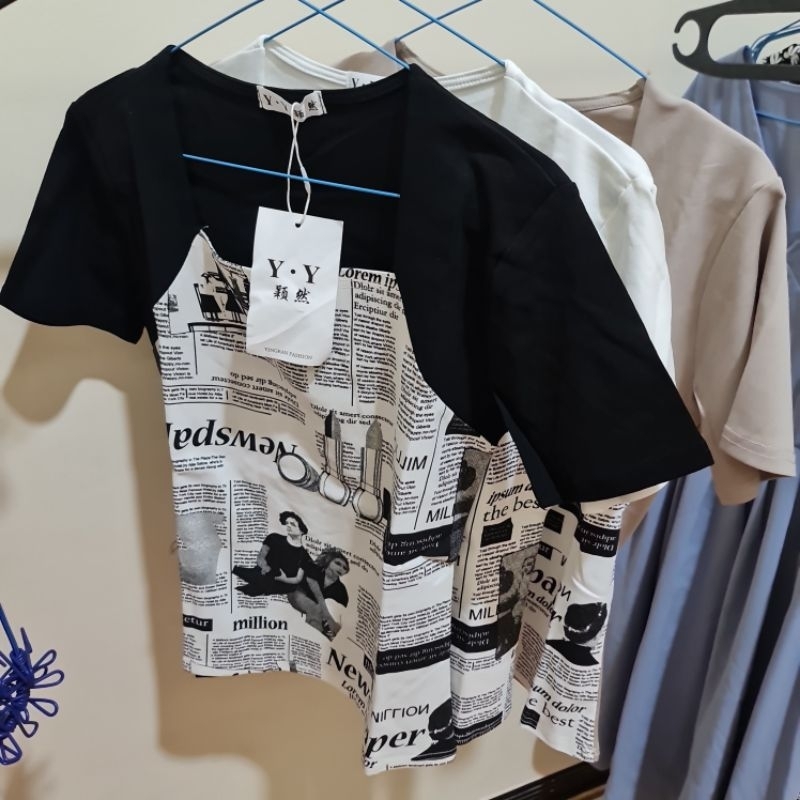 Top/blouse wanita leher kotak import China motif Newspaper bahan katun strect