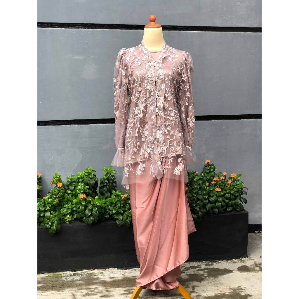SEWA KEBAYA LAMARAN WISUDA CLARICE Set  by Jaleela (MOHON BACA KETERANGAN TERLEBIH DAHULU)
