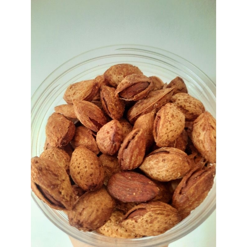 

kacang almond cangkang susu 250 gram