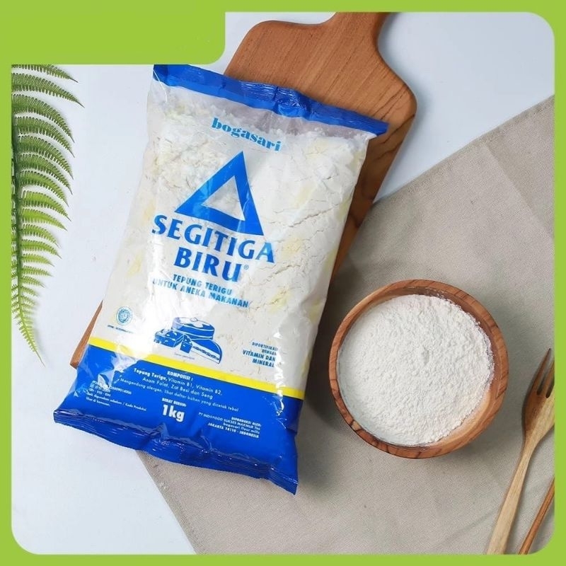 

Tepung Terigu Bogasari Segitiga Biru 1 kg/Aneka Masakan/Tepung favorit Keluarga