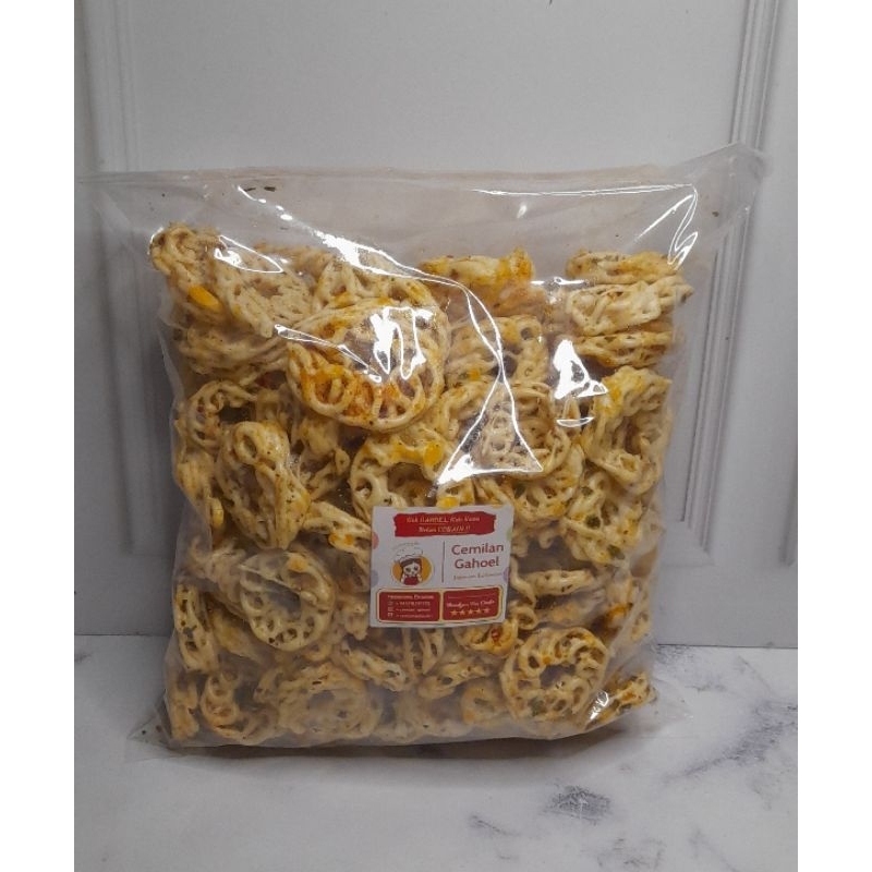 

Cemilan Gahoel Krupuk Sebring Pedo / Krupuk Sebring Rafael / Krupuk Mawar Pedas Daun Jeruk