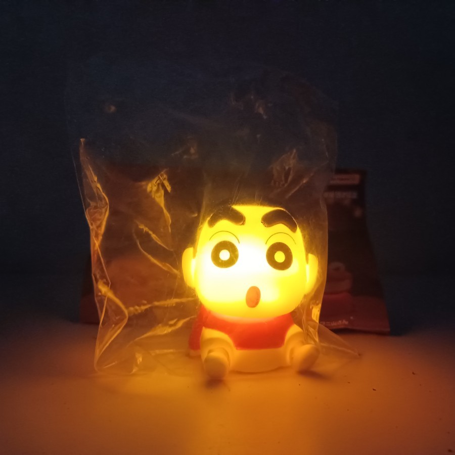 Crayon Shinchan Figure Crayon Shinchan Duduk Bisa Nyala Figure