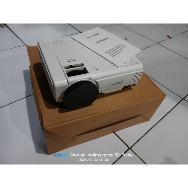 proyektor tripsky t5