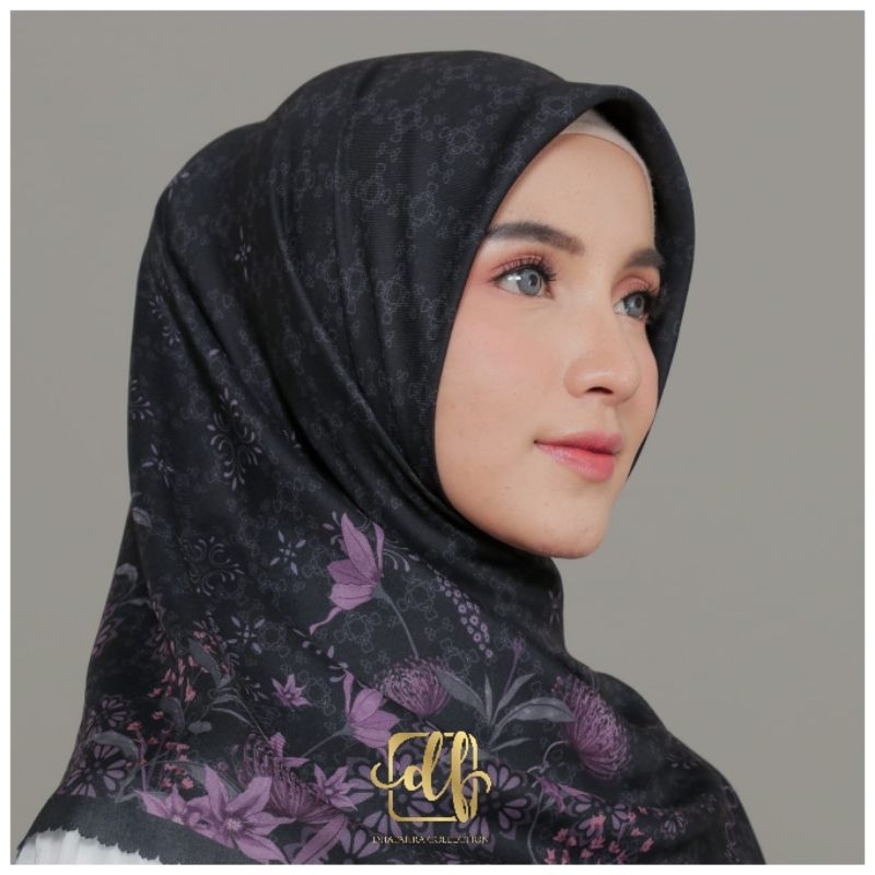 Dhafahra Collection Adeline Series in Black
