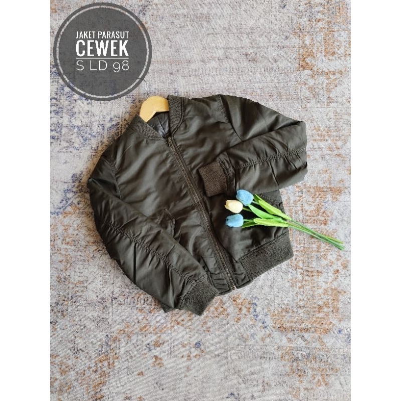 Jaket parasut cewek model croptop
