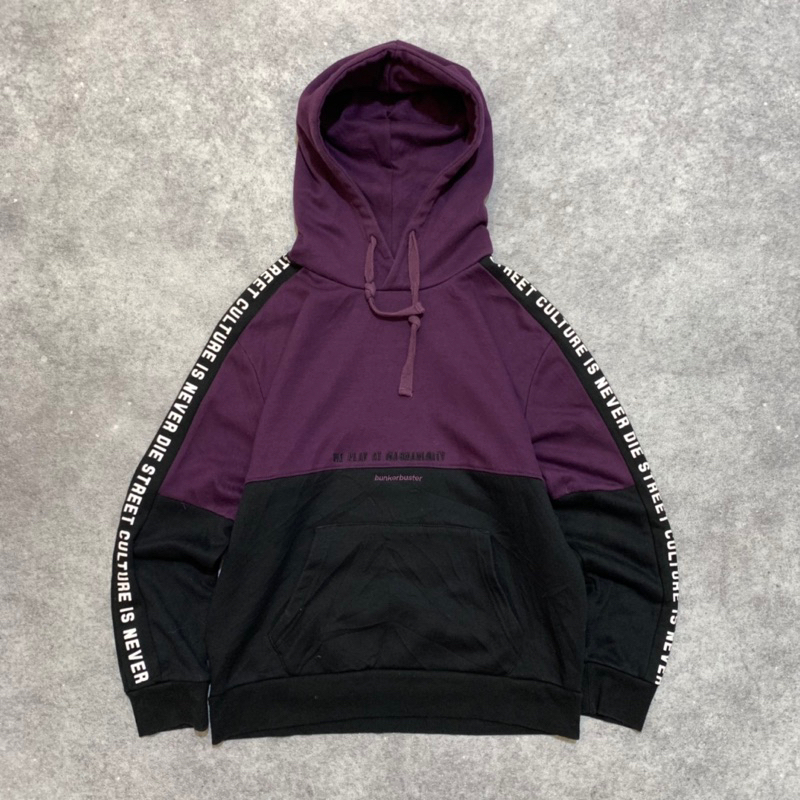 BUNKER BUSTER (BKBT) authentic streetwear spellout violet sweater hoodie (used)
