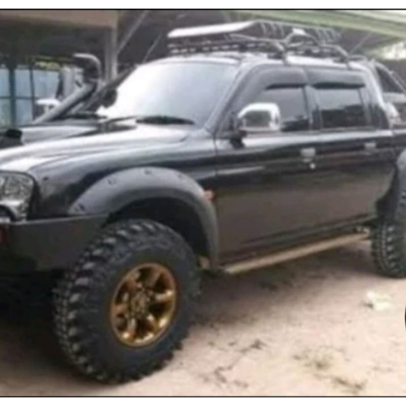 over fender strada L200 model baut L