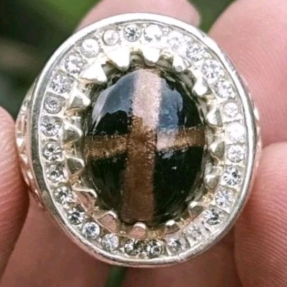 Cincin Batu Tapak Jalak Kristal