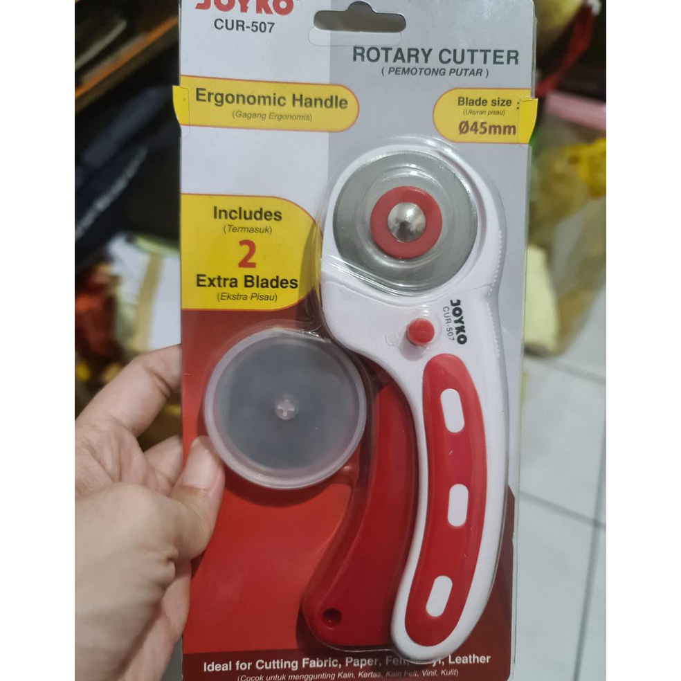 

Joyko CUR57 Pemotong Putar Rotary Cutter Kain Kertas Felt Vinil Kulit ART Y8E9