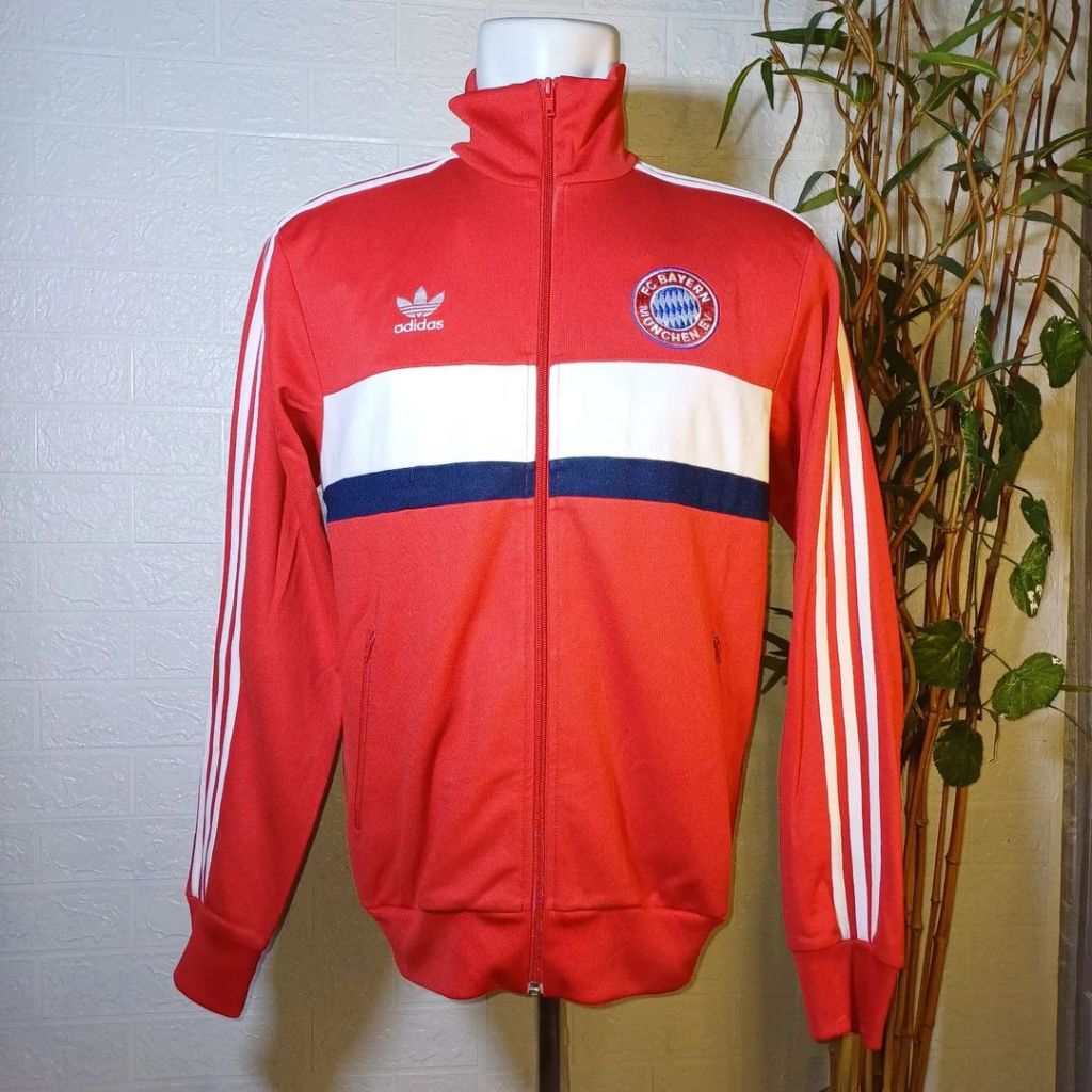 TRACKTOP ADIDAS BAYERN MUNCHEN, MERAH SIZE XL (SECOND BRANDED) TT0015