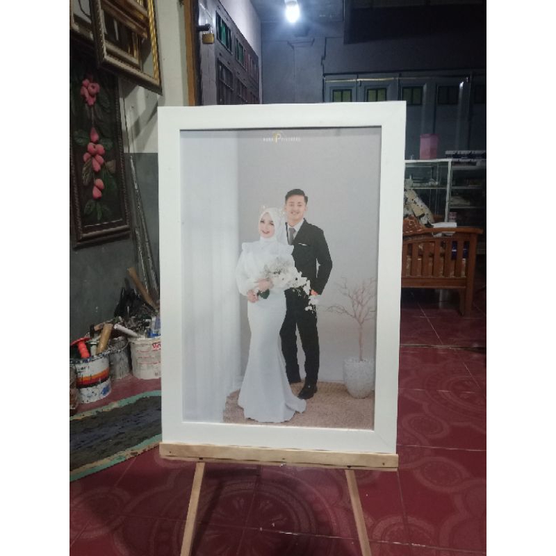 

standing kayu easel pajangan photo wedding 50 x 100 (untuk di atas meja).