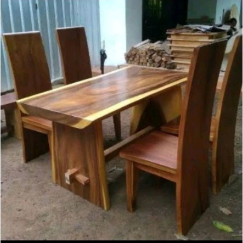 meja makan solid + 4 kursi