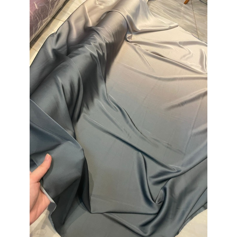 Bahan Kain Satin Silk Armani Gradasi Ombre 2 Tone High Quality Import Warna Dusty Army Latte