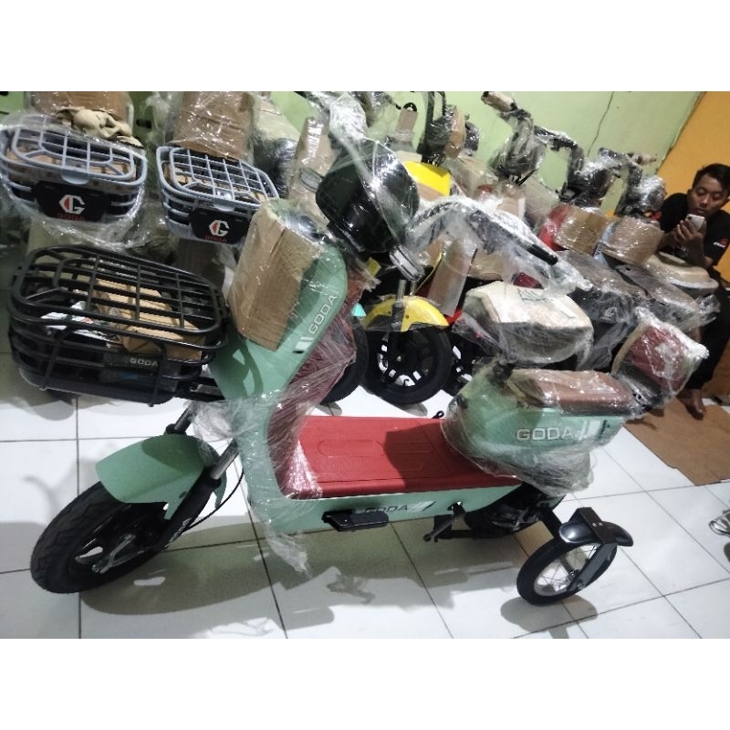 SEPEDA LISTRIK GODA 140D + RODA BANTU