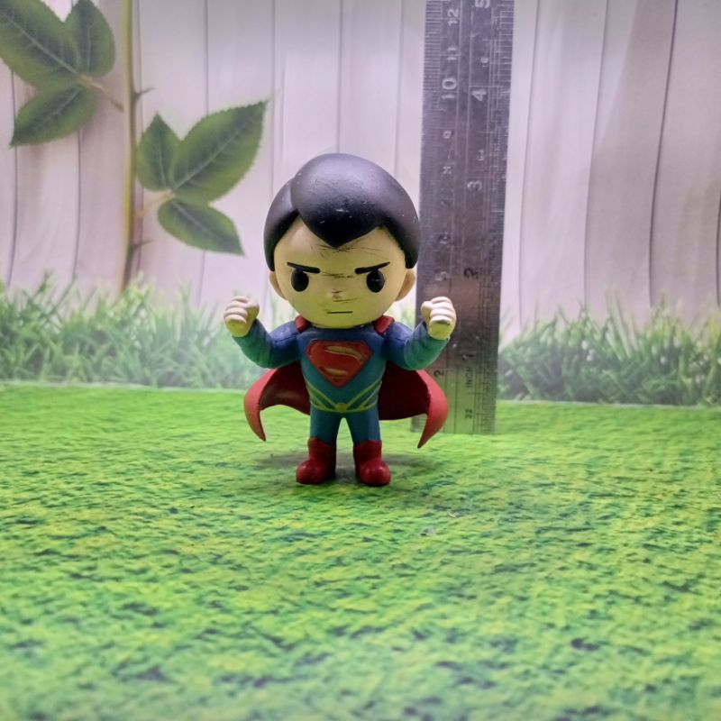 Mainan Figure Superman