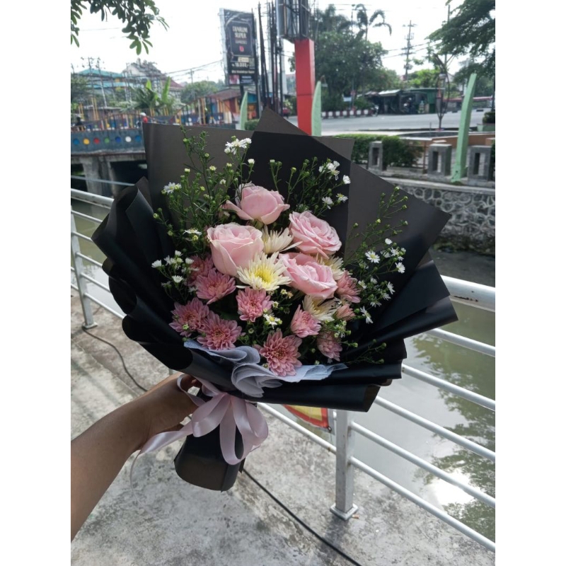 Bouquet bunga asli / bouquet bunga / bouquet bunga Semarang / buket wisuda / buket bunga / buket sem