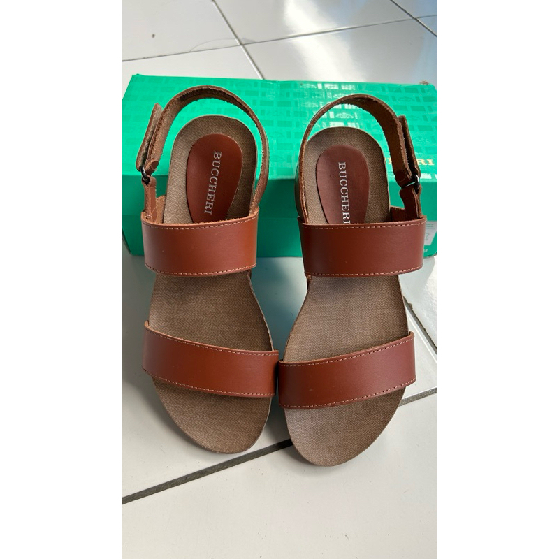 Sandal wanita Buccheri preloved
