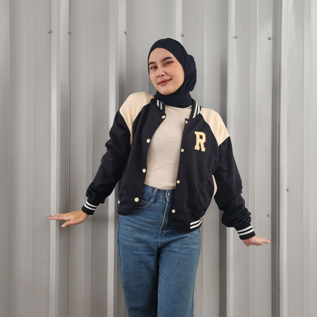 Sweater Croope Wanita Style Korea Crop Top R Creamy BaseBall Sweter Kancing Terbaru