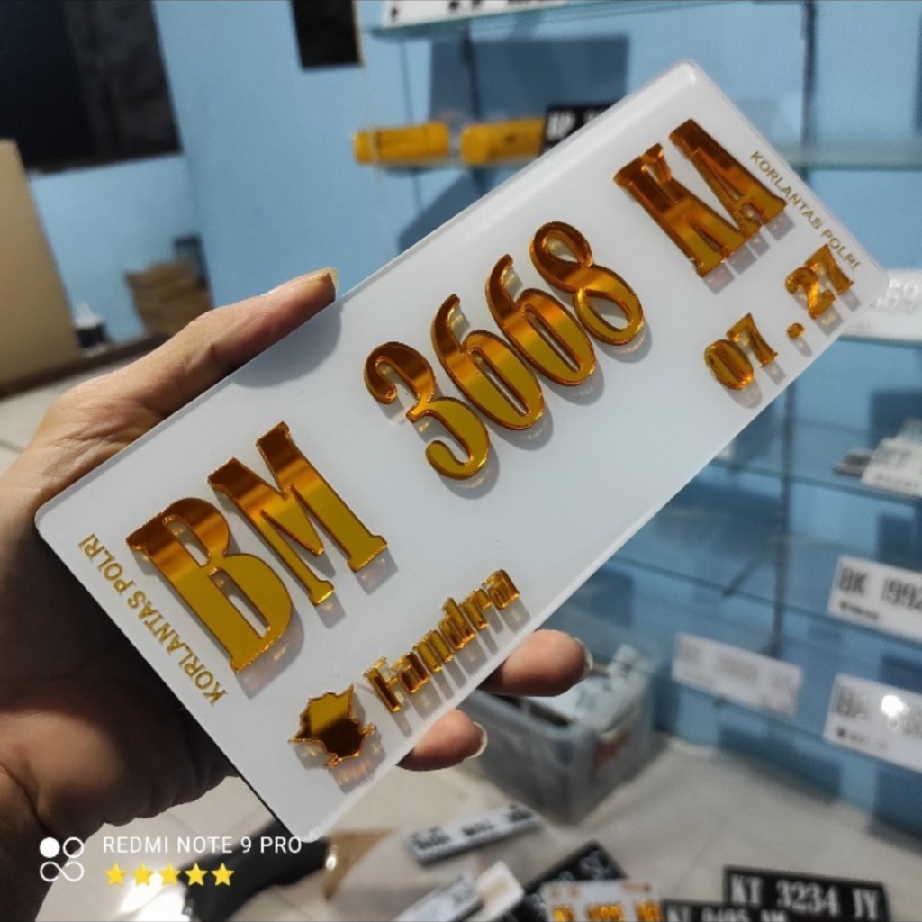 Spotnex Plat Nomor Sepeda Motor Putih Timbul Gold Akrilik