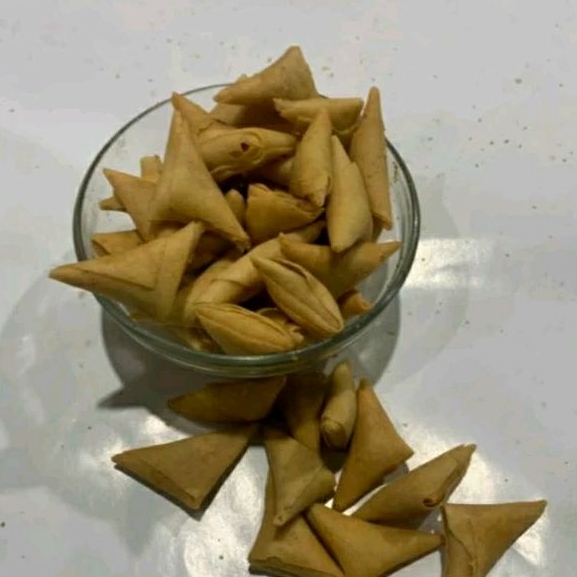 

Samosa Cap Sarikaya Isi Abon/Samosa Abon Gurih 250 Gram