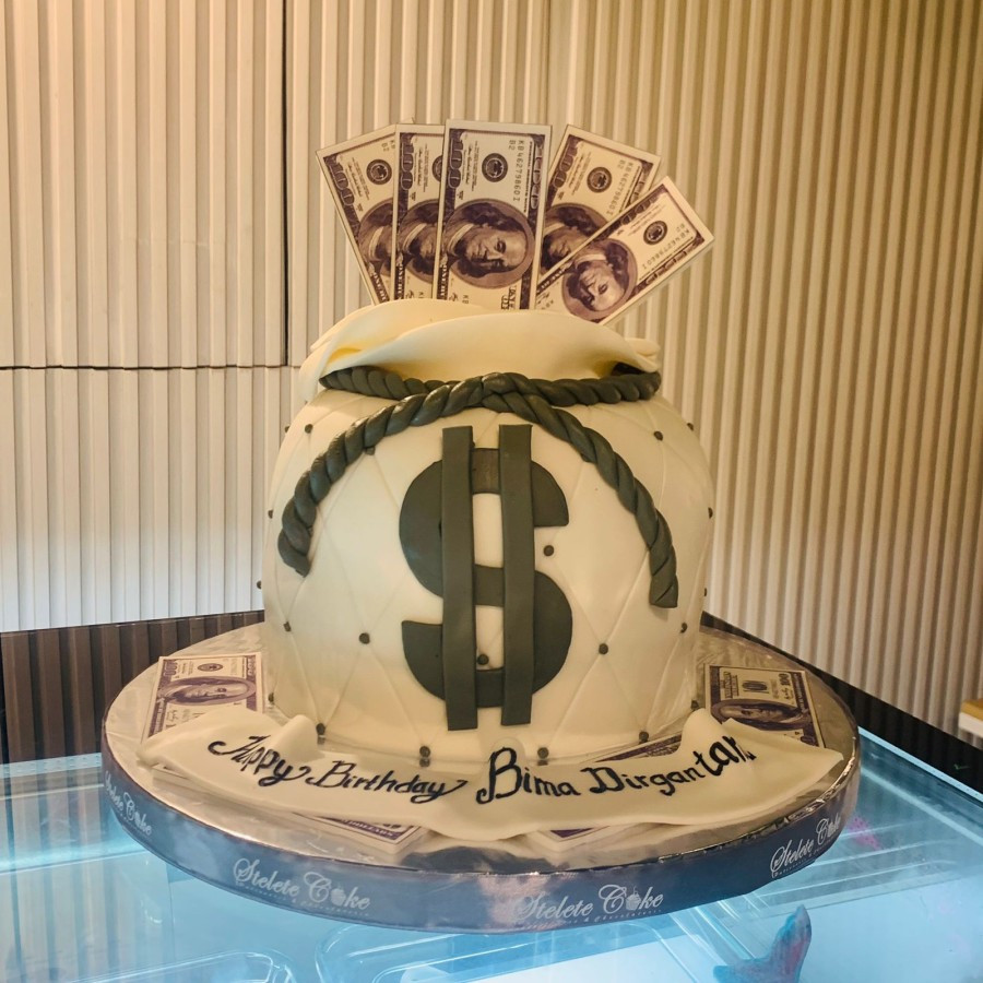 

Kue Ulang Tahun / Birthday Cake Pot Dollar/ Kue Ultah Costum