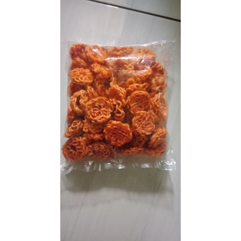 

Kerupuk bantet pedas