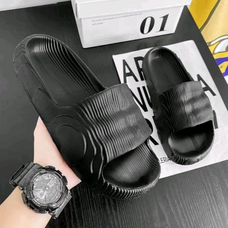 Sandal Pria/Sandal Wanita slip on Sandal Anti Licin ukuran 36-44 polos Hitam