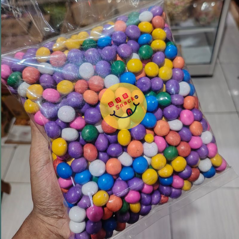 

250gram bola warna isi Biskuit /kue caca