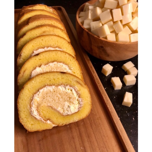 

Belanja Nyaman Bolu Gulung Medan WhenCake Rasa Keju Pendek