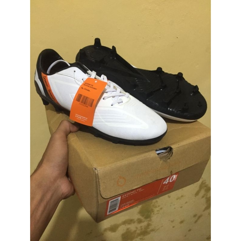 Sepatu Bola ortuseight Extend FG Original