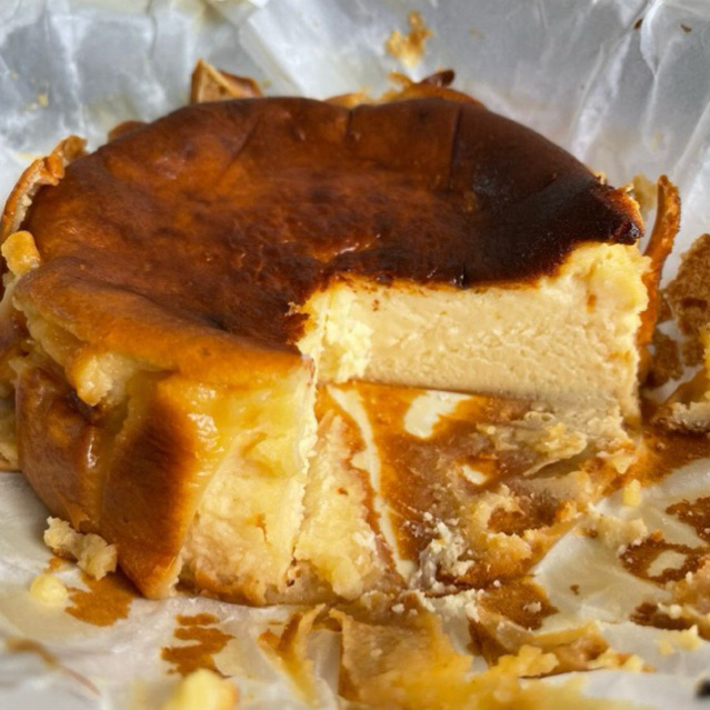 

Creamy Burnt Basque Cheese Cake