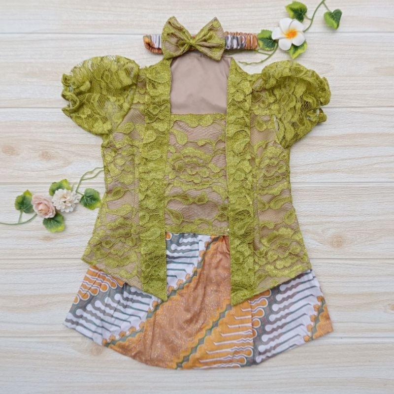 Kebaya Bayi Kutubaru untuk Tedhak Siten / Kebaya Bayi / Kebaya Kutubaru warna Hijau Olive