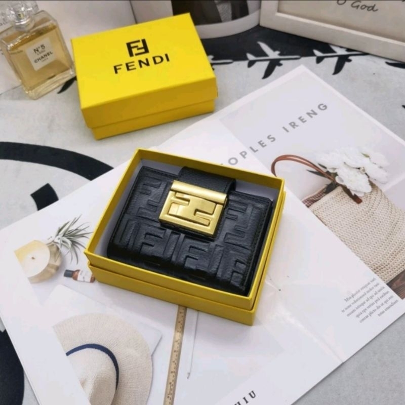 Dompet Fendi