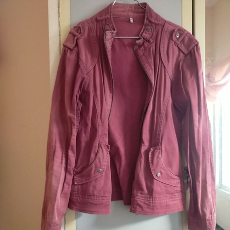 jaket Emba