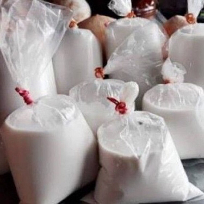 

santan kelapa peras murni tanpa campuran air 100% kelapa murni
