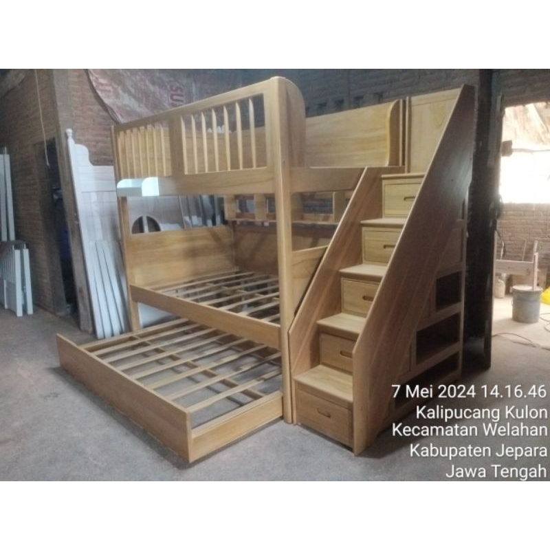 Tempat Tidur Tingkat Kayu Jati