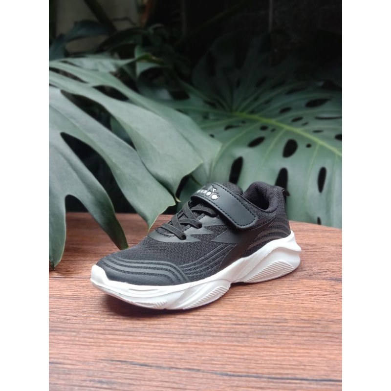 SEPATU SNEAKER DIADORA GELICA JR (BLACK)