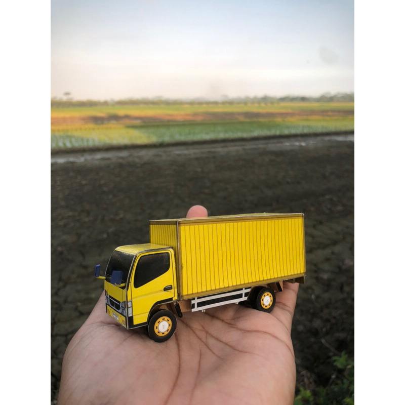 Miniatur Truk Canter / Isuzu Box