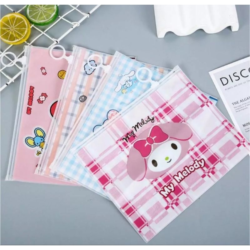 

Zipper stationary bag multifungsi motif Sanrio / tempat pensil / pouch/pouch serbaguna